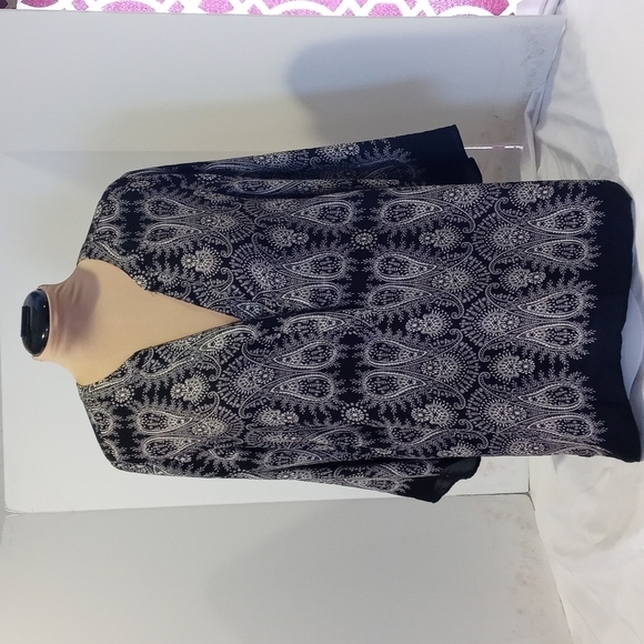 Rose and Olive black and white blouse sheer size medium / large. - Picture 2 of 8